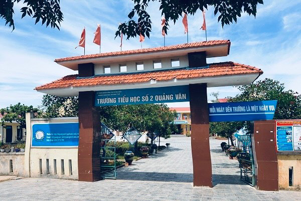 Quảng Bình: Hiệu trưởng tiểu học dọa mang xăng &quot;xử&quot; trưởng phòng giáo dục nhận cảnh cáo - Ảnh 2.