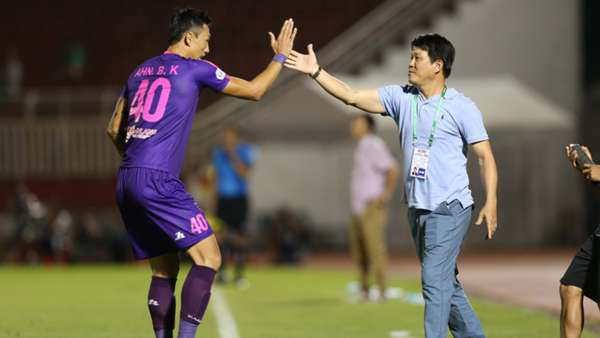 HLV Vũ Tiến Thành: &quot;Người Đặc Biệt&quot; của V.League - Ảnh 5.