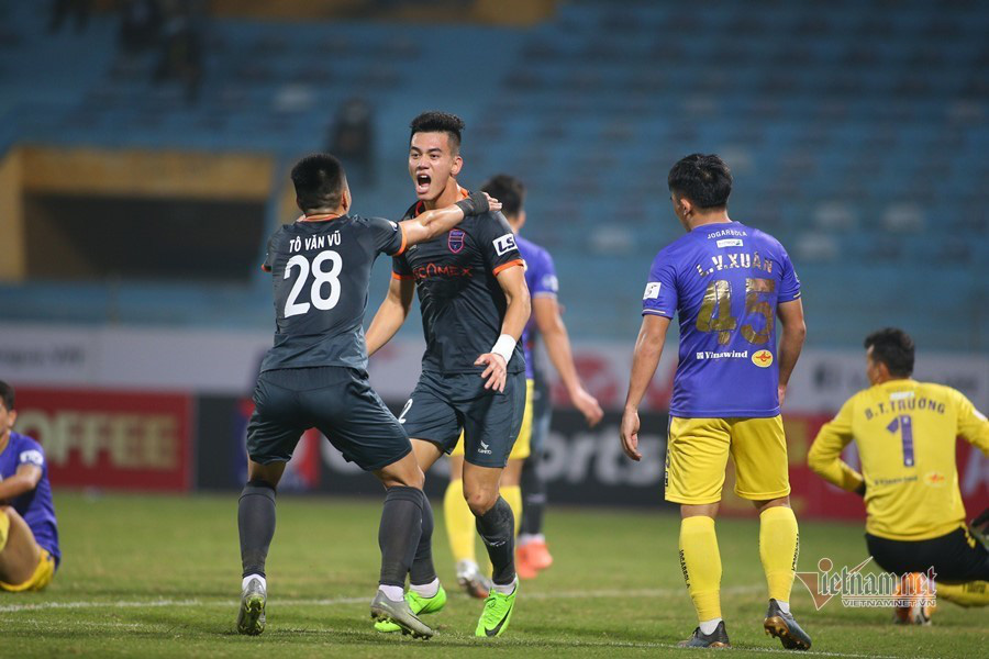 Thua ngược B.Bình Dương, Hà Nội FC mơ hồ mục tiêu vô địch V.League 2021 - Ảnh 2.