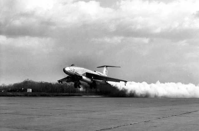 MiG-21 của Việt Nam từng có khả năng cất cánh bằng tên lửa trợ lực - Ảnh 9.