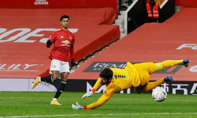 Highlight: Bruno Fernandes ghi siêu phẩm sút phạt, Man Utd đá văng Liverpool khỏi FA Cup - Ảnh 3.