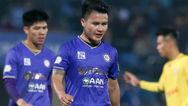 Tin sáng (26/1): V.League mới đá 2 vòng, thầy Park đã &quot;ngồi trên lửa&quot; - Ảnh 1.