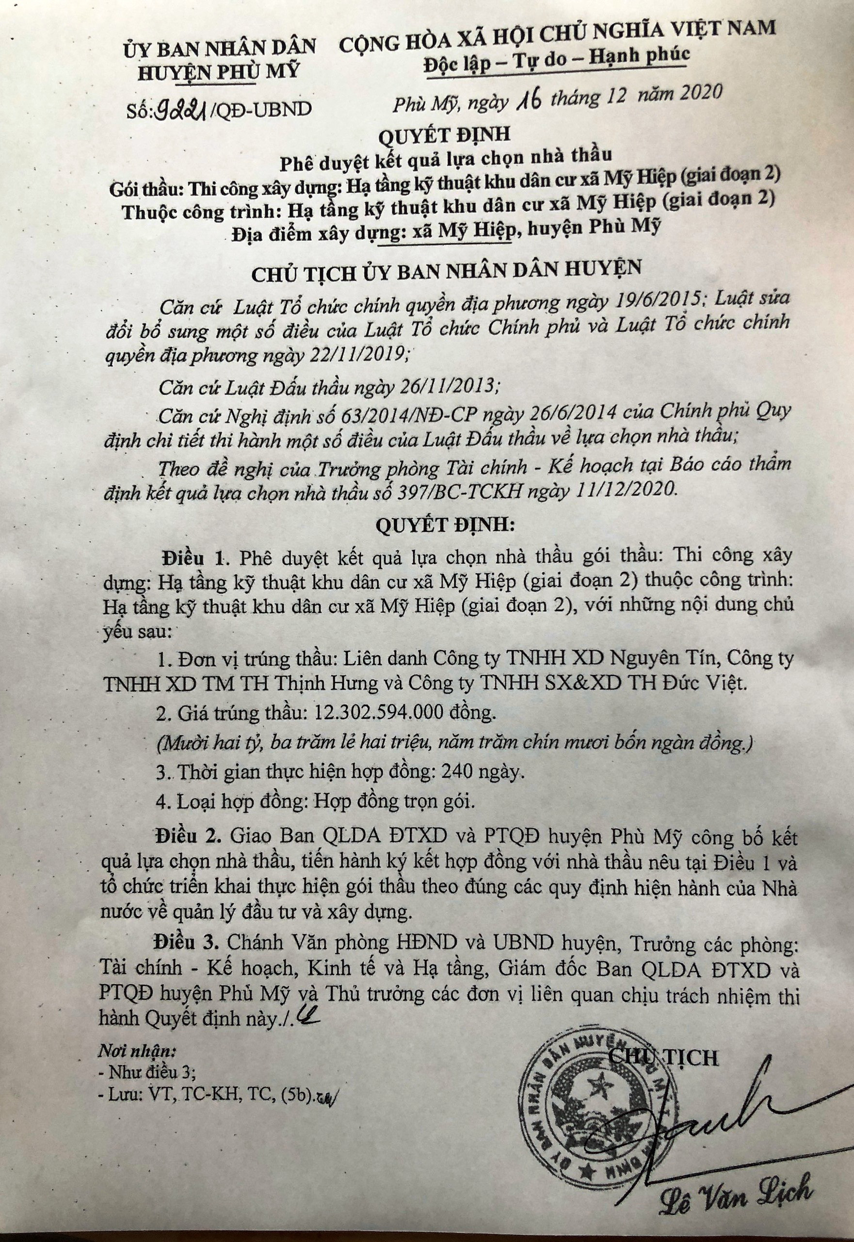 háng 12/2020, Chủ tịch UBND huyện Phù Mỹ Lê Văn Lịch ký Quyết định phê duyệt kết quả lựa chọn nhà thầu gói thầu: Thi công xây dựng Hạ tầng kỹ thuật khu dân cư xã Mỹ Hiệp - giai đoạn 2 thuộc Công trình Hạ tầng kỹ thuật khu dân cư xã Mỹ Hiệp - giai đoạn 2.