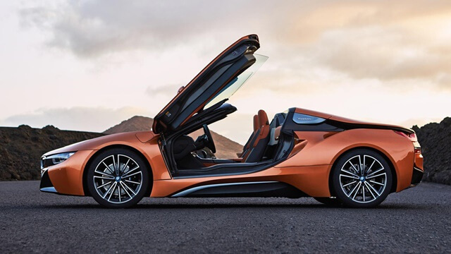 Siêu xe BMW i8 mà thủ môn Bùi Tiến Dũng vừa tậu có gì đặc biệt? - Ảnh 4.