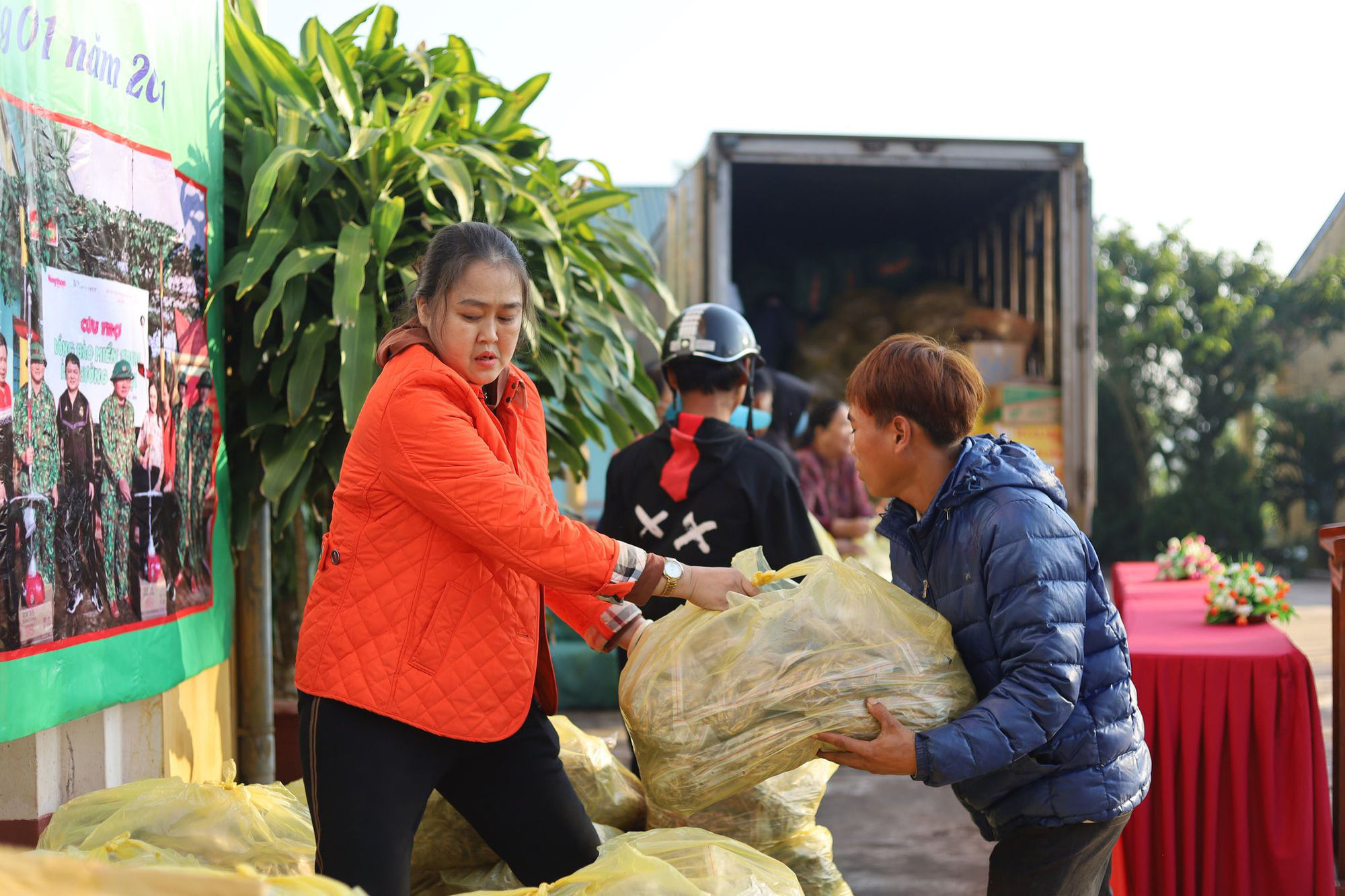 Về nơi người dân chưa dám nghĩ mình có Tết - Ảnh 7.