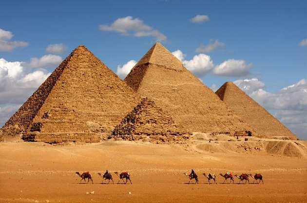 Scary secrets hidden behind the Egyptian pyramids - Photo 1.