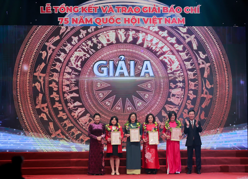 Báo điện tử Dân Việt đoạt Giải C Giải báo chí 75 năm Quốc hội Việt Nam - Ảnh 2.