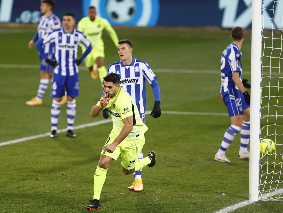 Suarez lại tỏa sáng, Atletico Madrid lên đầu La Liga - Ảnh 2.