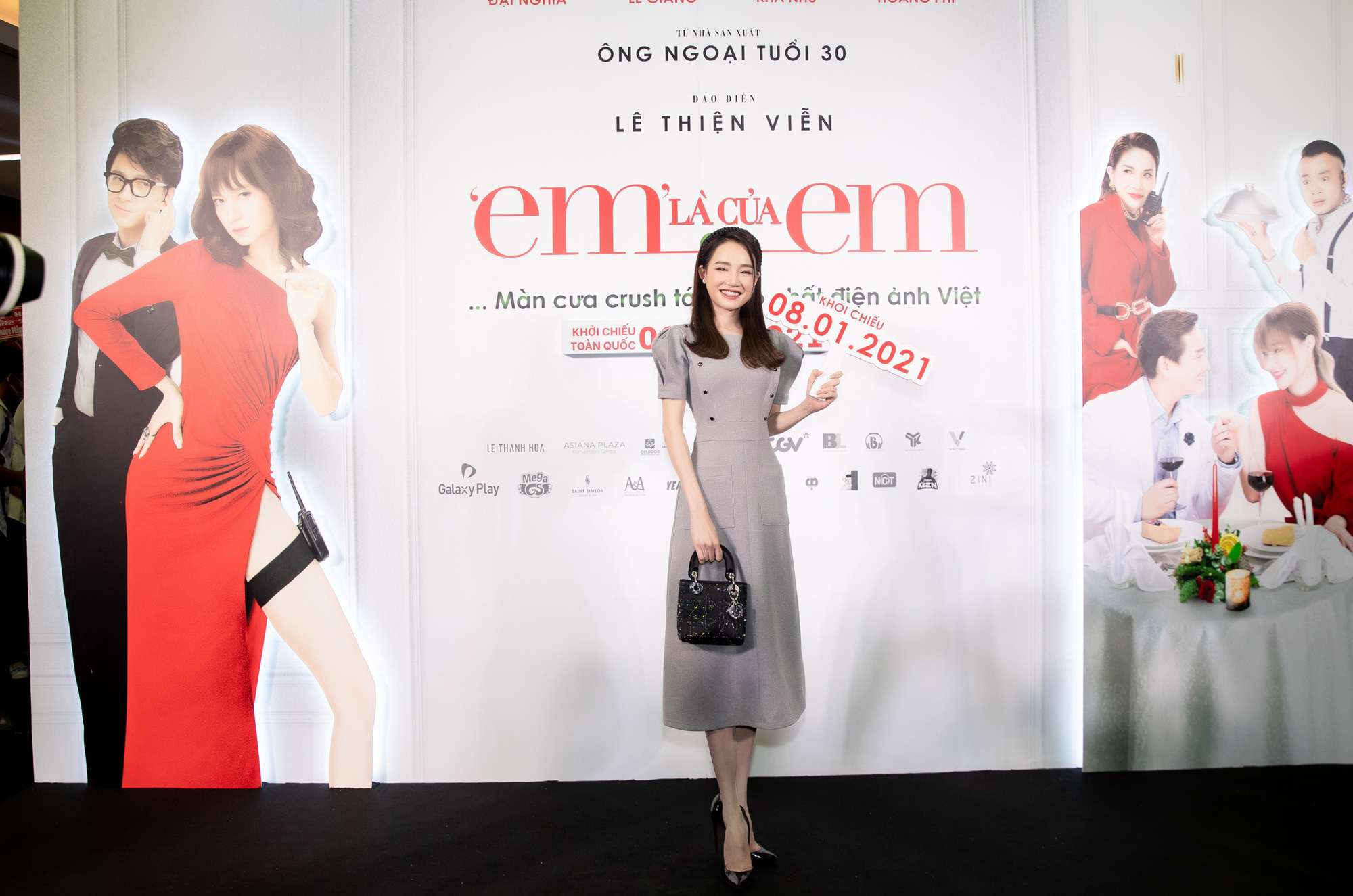 Ngọc Trinh cùng top 3 Hoa hậu Việt Nam rạng rỡ trên thảm đỏ ra mắt phim  - Ảnh 7.