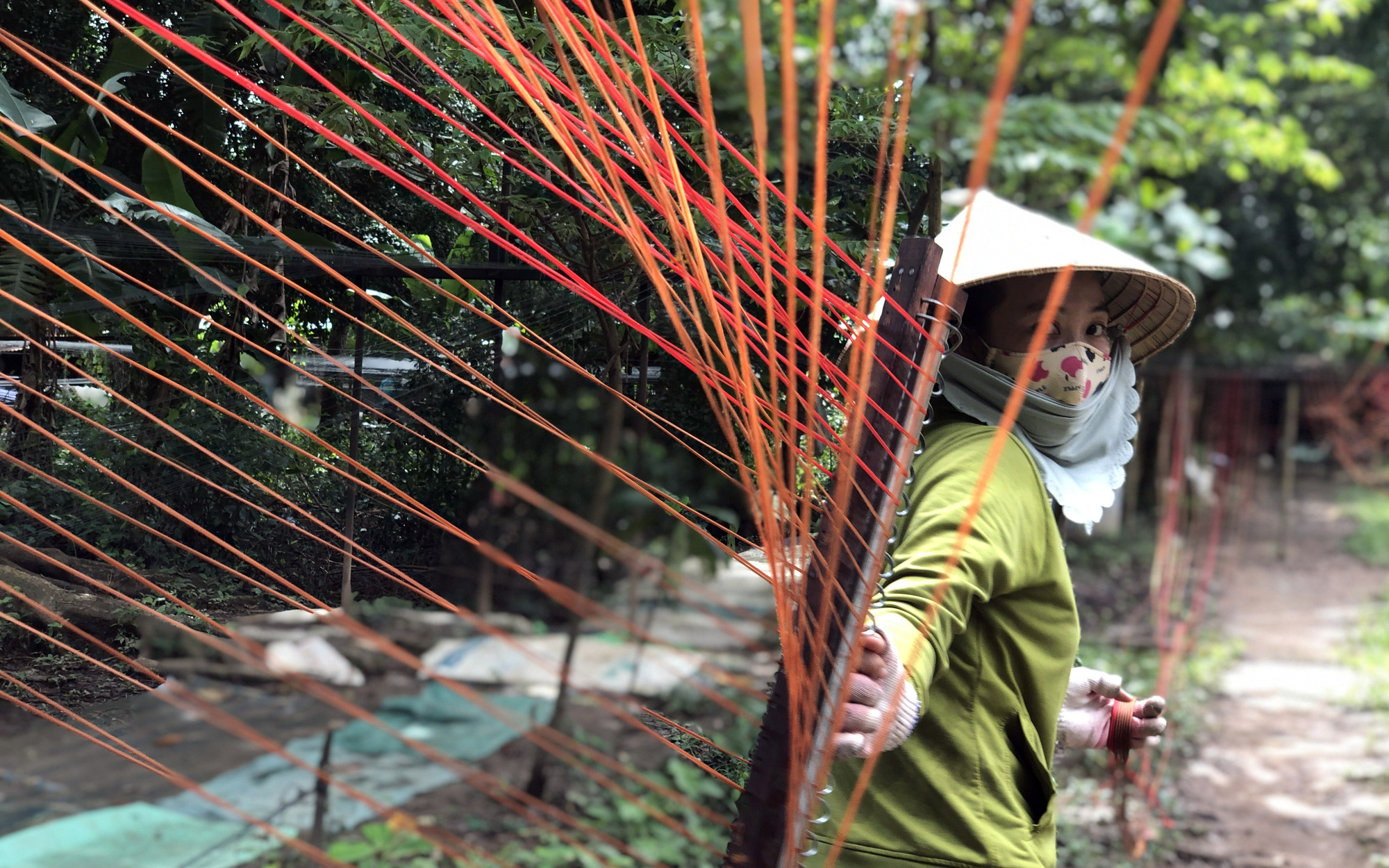 An Giang: Lạ lùng, ở làng này dân làm nghề gì mà mỗi ngày đi bộ từ 10-15km hơn cả vận động viên?