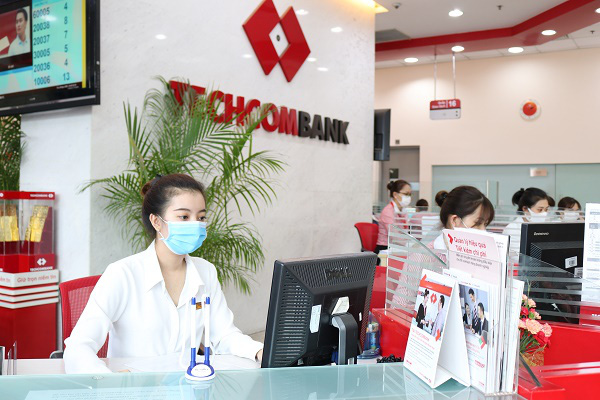 Techcombank tiếp tục giữ vững vị thế và được vinh danh trong hoạt động phát hành và thanh toán thẻ năm 2020 - Ảnh 1.