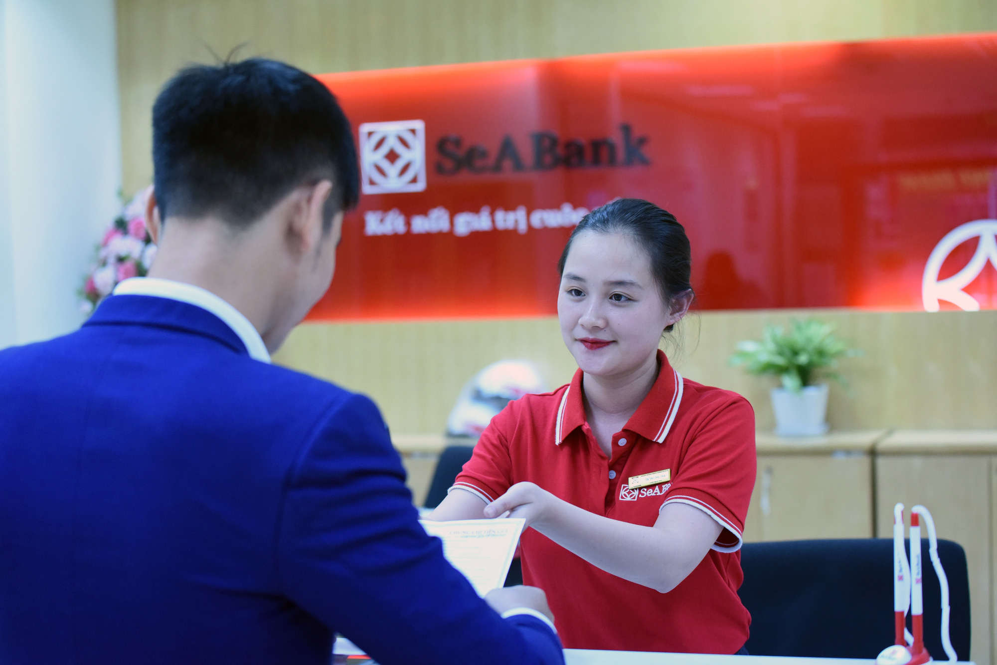 SeABank hoàn thành tăng vốn điều lệ lên gần 12.088 tỷ đồng, được chấp thuận niêm yết hơn 1,2 tỷ cổ phiếu trên HOSE - Ảnh 1.