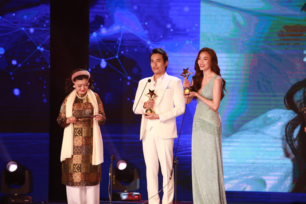 Ninh Dương Lan Ngọc, Chi Pu xuất sắc giành cúp tại Ngôi sao xanh 2020 - Ảnh 2.
