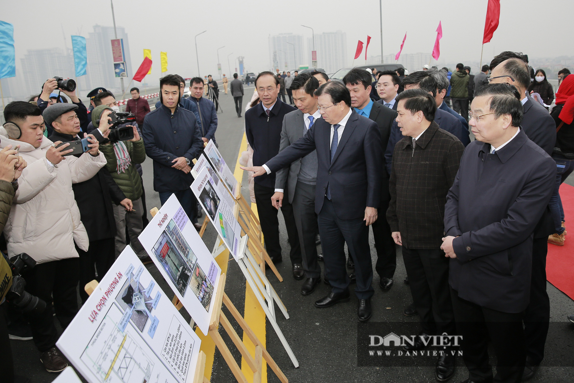 Ảnh: Cầu Thăng Long chính thức thông xe với tốc độ lưu thông tối đa 80km/h - Ảnh 5.