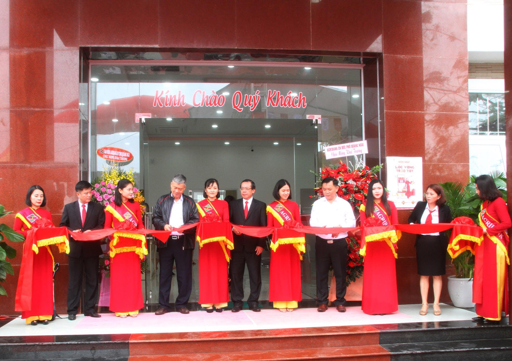 Agribank Quảng Ngãi khai trương trụ sở mới phòng giao dịch Sơn Mỹ - Sơn Tịnh - Ảnh 1.