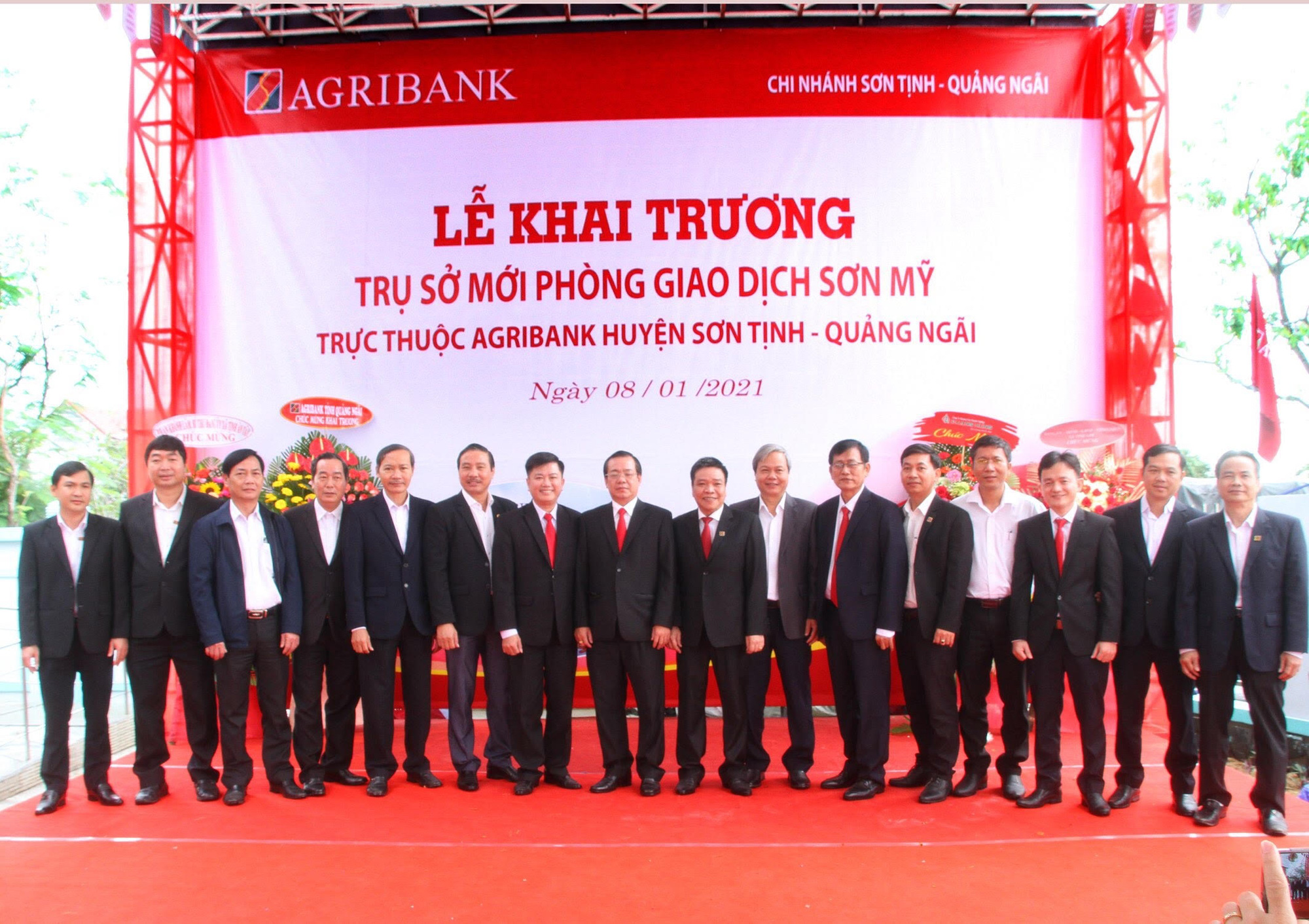 Agribank Quảng Ngãi khai trương trụ sở mới phòng giao dịch Sơn Mỹ - Sơn Tịnh - Ảnh 4.