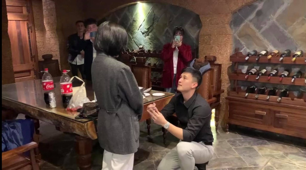 Cầu hôn MC Bạch Lan Phương, diễn viên Huỳnh Anh đổ lệ khi bị từ chối - Ảnh 1.