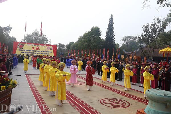 Phú Thọ: Dừng tổ chức các hoạt động phần Hội tại Lễ hội Đền Mẫu Âu Cơ - Ảnh 1.