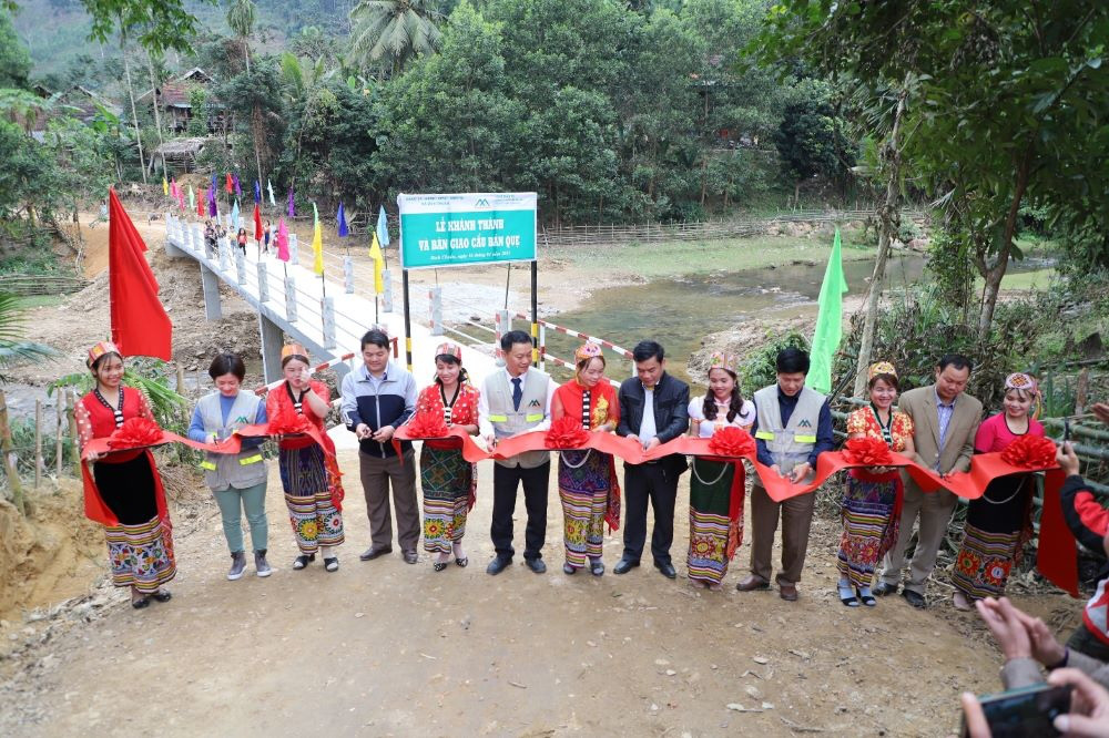 Xuân Mai Corp ủng hộ 2 cây cầu cho miền núi tỉnh Nghệ An - Ảnh 1.