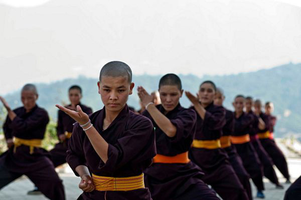 Những ni cô &quot;tuyệt đỉnh Kung Fu&quot; trên đỉnh Himalaya - Ảnh 3.