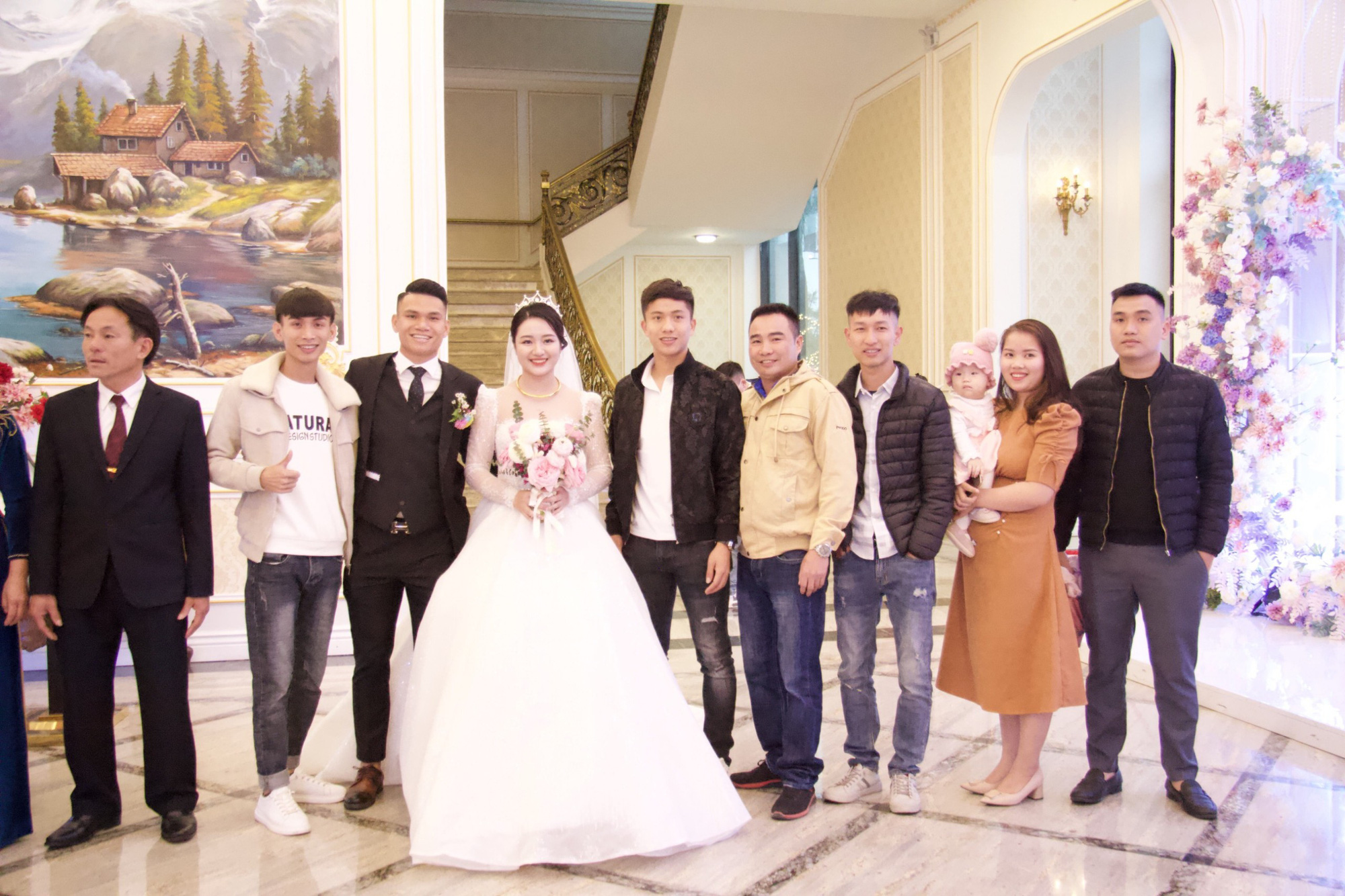 Phi Sơn đến chúc mừng đám cưới vợ Xuân Mạnh - Ảnh 10.