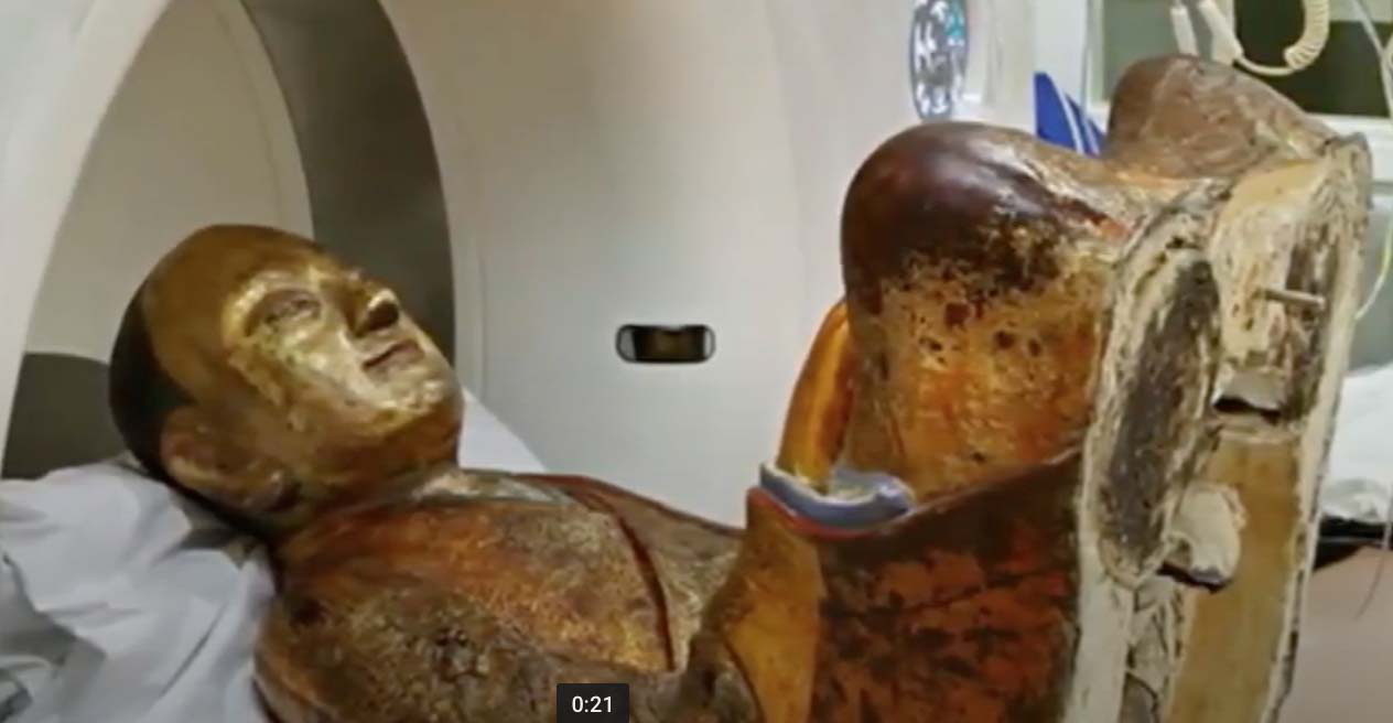Lạ kỳ xác ướp nhà sư 1.000 năm tuổi trong tượng phật  tại bảo tàng Drents ở Hà Lan - Ảnh 2.