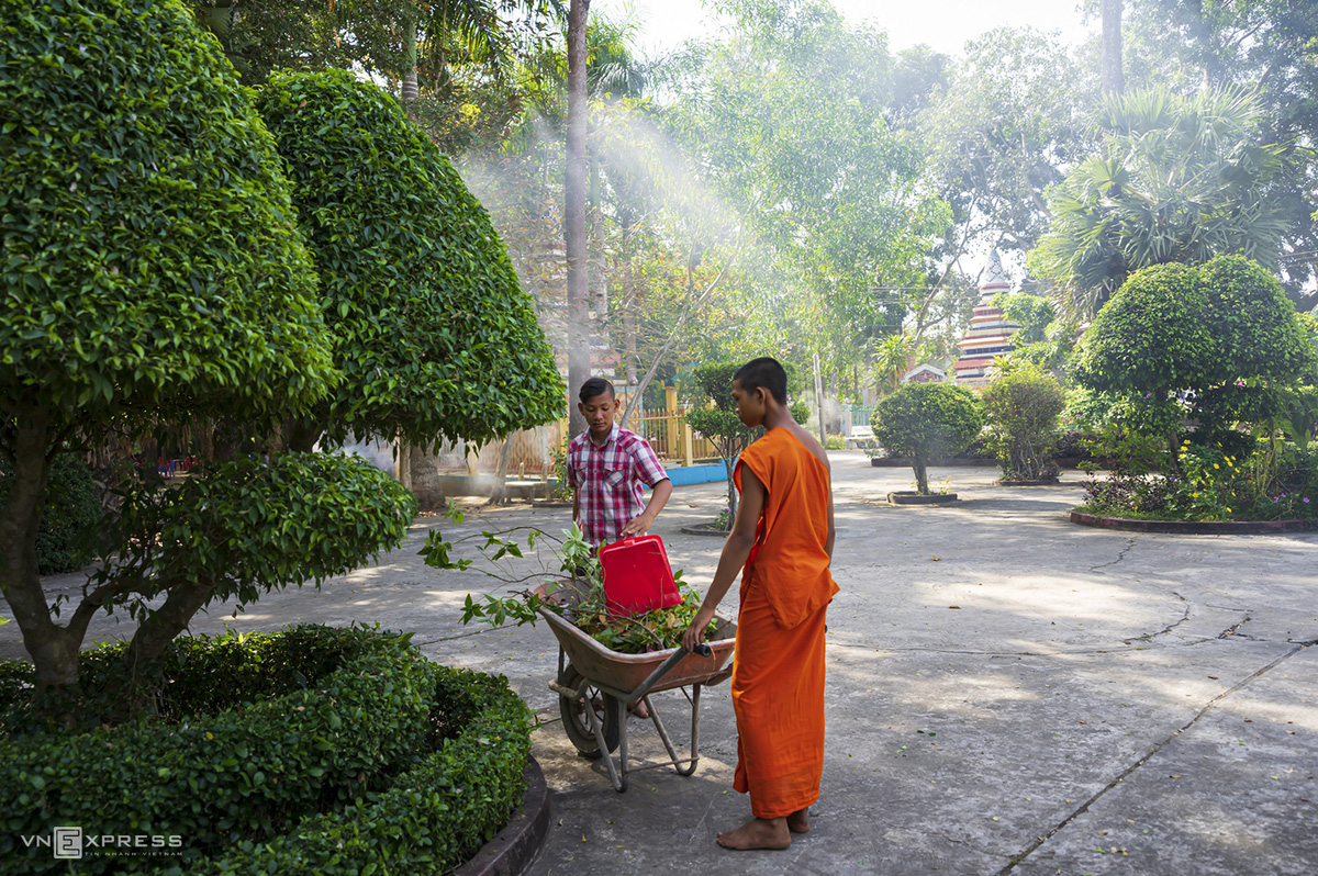 Ngày giáp Tết trong chùa có tượng Phật nằm khổng lồ - Ảnh 3.