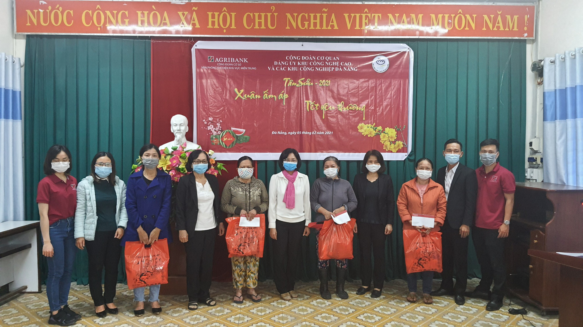 Dấu ấn Agribank miền Trung: Gắn trách nhiệm với cộng đồng và an sinh xã hội - Ảnh 7. Dấu ấn Agribank miền Trung: Gắn trách nhiệm với cộng đồng và an sinh xã hội - Ảnh 7.