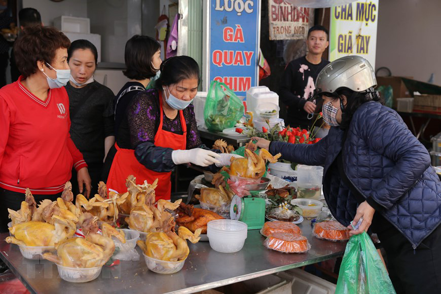 Hà Nội: Đi chợ truyền thống ngày 30 Tết Nguyên đán Tân Sửu 2021 - Ảnh 8.