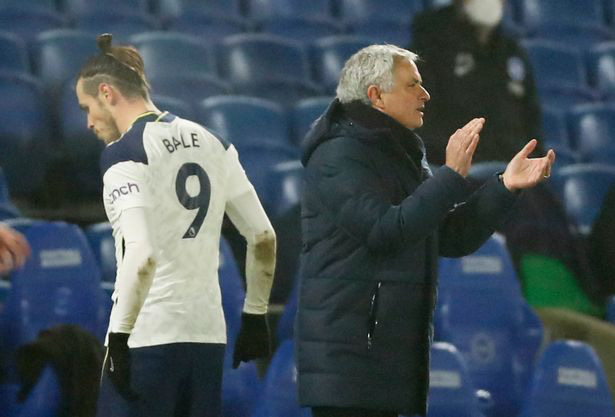 Mourinho không hài lòng về Bale.