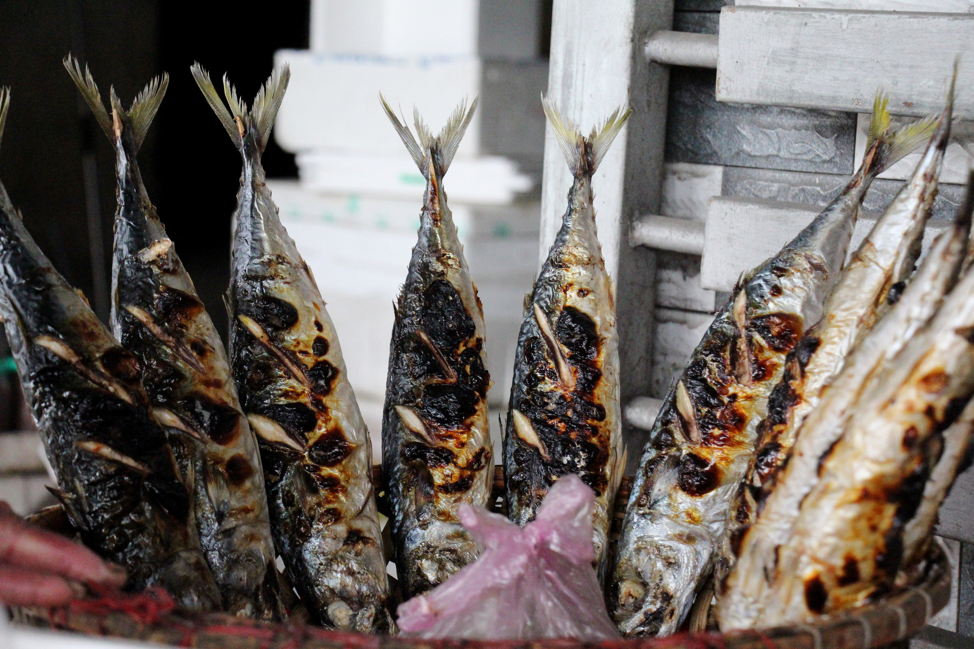 Về làng cá nướng thơm nức mũi nổi tiếng bậc nhất Hà Tĩnh - Ảnh 12.