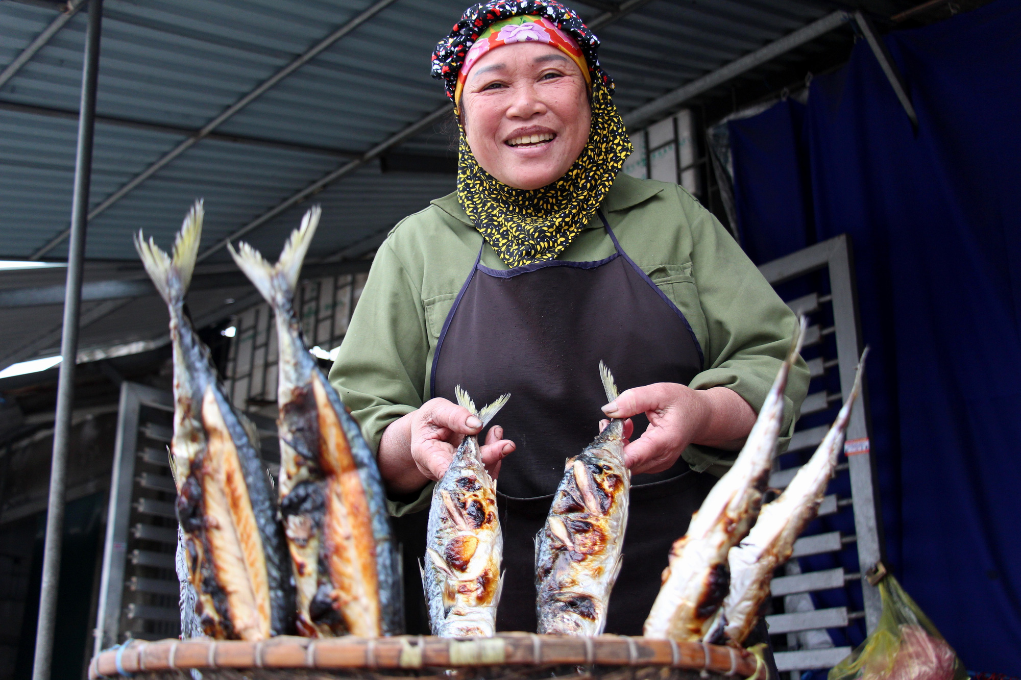 Về làng cá nướng thơm nức mũi nổi tiếng bậc nhất Hà Tĩnh - Ảnh 11.
