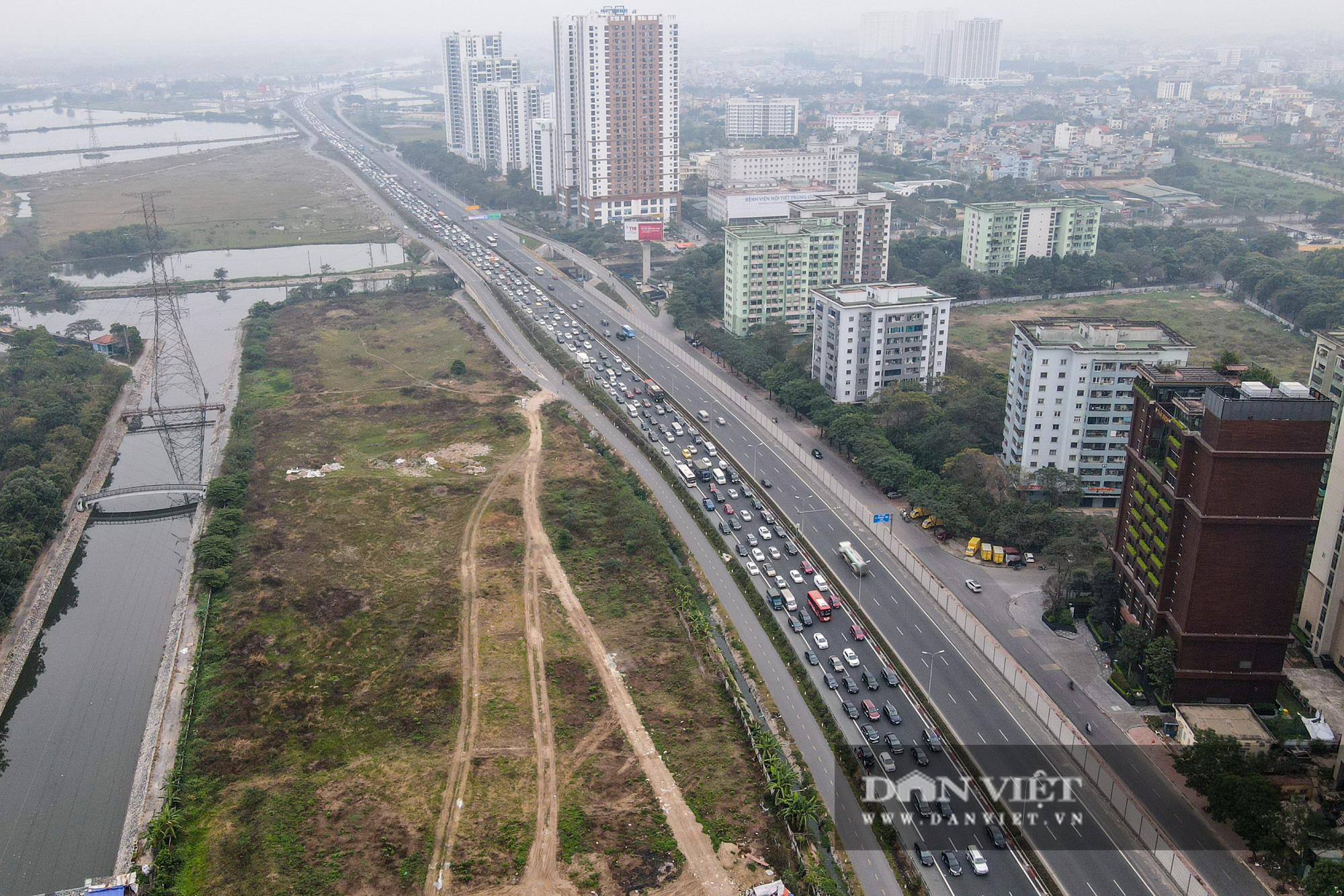 Cao tốc Pháp Vân - Cầu Giẽ ùn tắc kéo dài từ mùng 4 Tết - Ảnh 1.