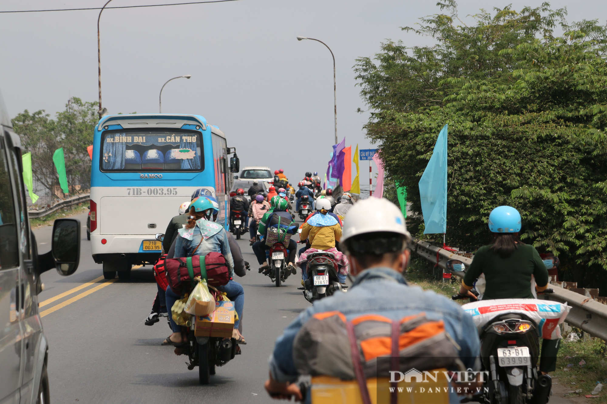 Người dân miền Tây về TP.HCM ngày mùng 5 Tết: Di chuyển dễ dàng - Ảnh 8.