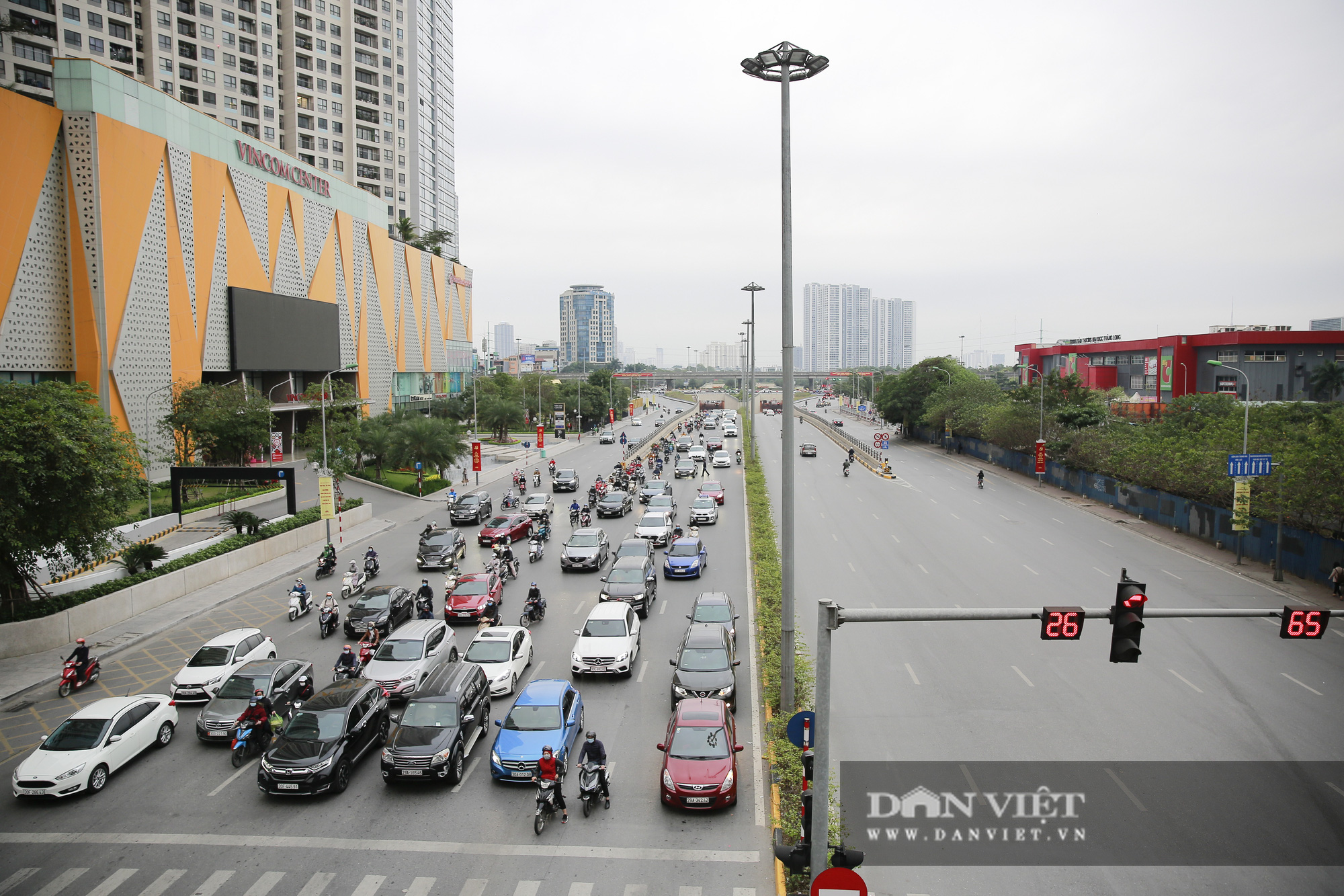 Bất ngờ giao thông Hà Nội trong ngày đầu tiên đi làm sau kỳ nghỉ Tết Nguyên đán - Ảnh 11.