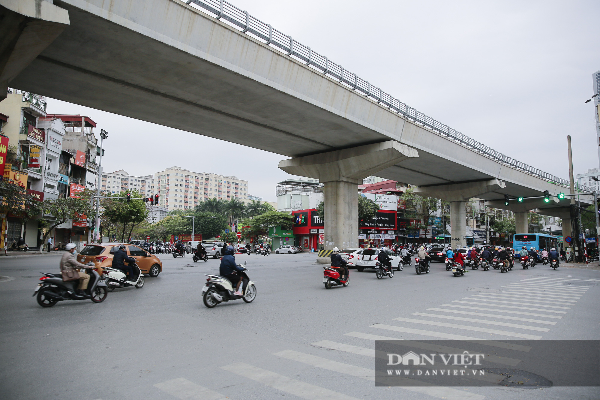 Bất ngờ giao thông Hà Nội trong ngày đầu tiên đi làm sau kỳ nghỉ Tết Nguyên đán - Ảnh 5.