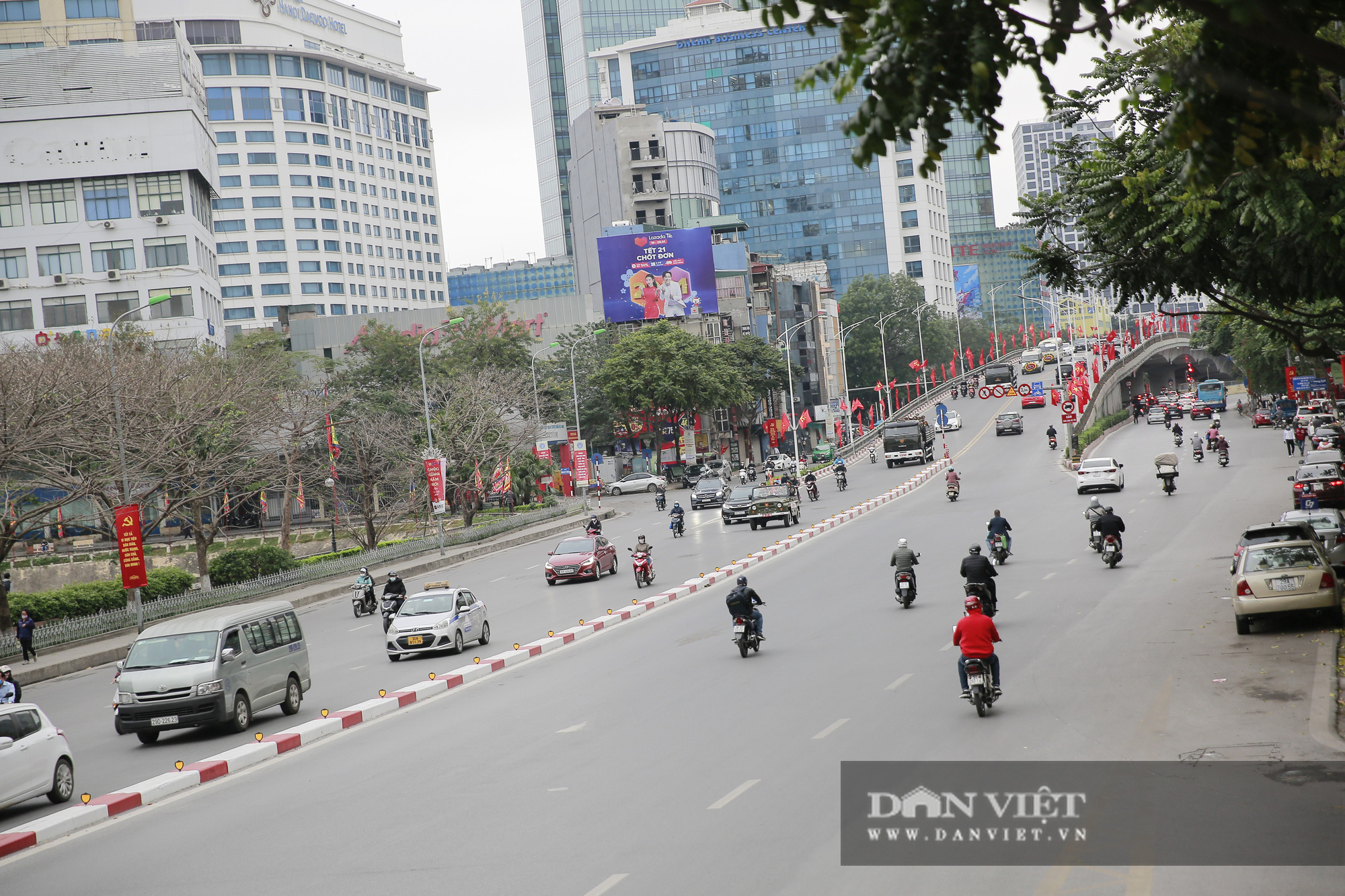 Bất ngờ giao thông Hà Nội trong ngày đầu tiên đi làm sau kỳ nghỉ Tết Nguyên đán - Ảnh 8.