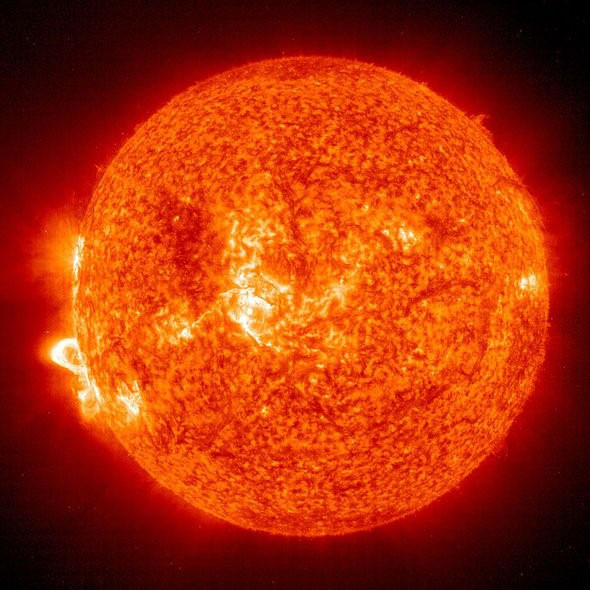 NASA dự báo chu kỳ mặt trời mới có thể là chu kỳ mạnh nhất trong lịch sử  - Ảnh 2.