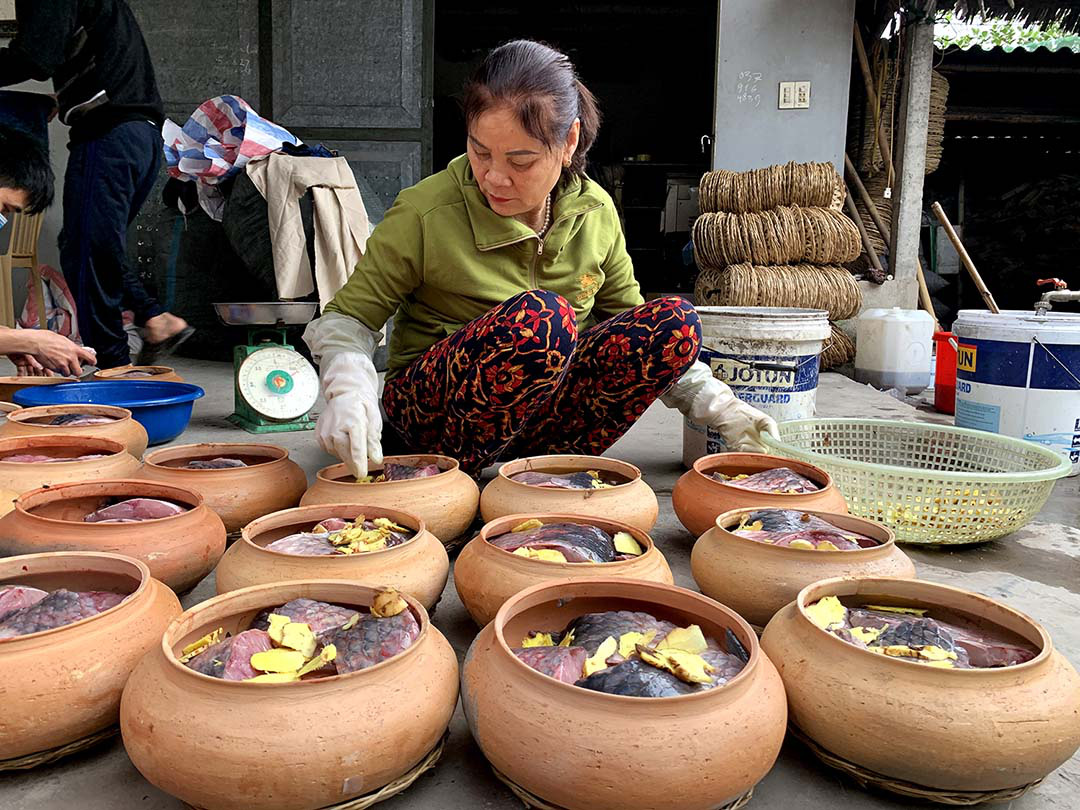 Làng Vũ Đại, nhờ nổi lửa từ sáng tới tối mà kiếm tiền bạc triệu dễ như bỡn - Ảnh 2.