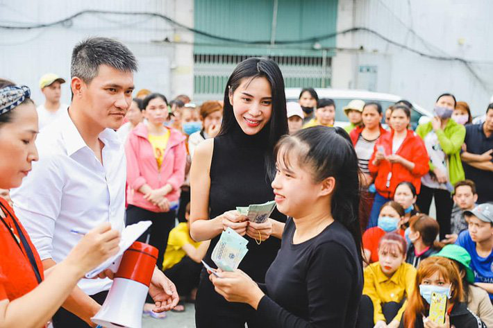 Công Vinh giàu cỡ nào mà tặng Thuỷ Tiên siêu xe, quà vài trăm triệu, tính mua CLB V.League? - Ảnh 15.