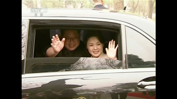 Hé lộ cuộc sống đầy bất ngờ của vợ Kim Jong-un - Ảnh 2.