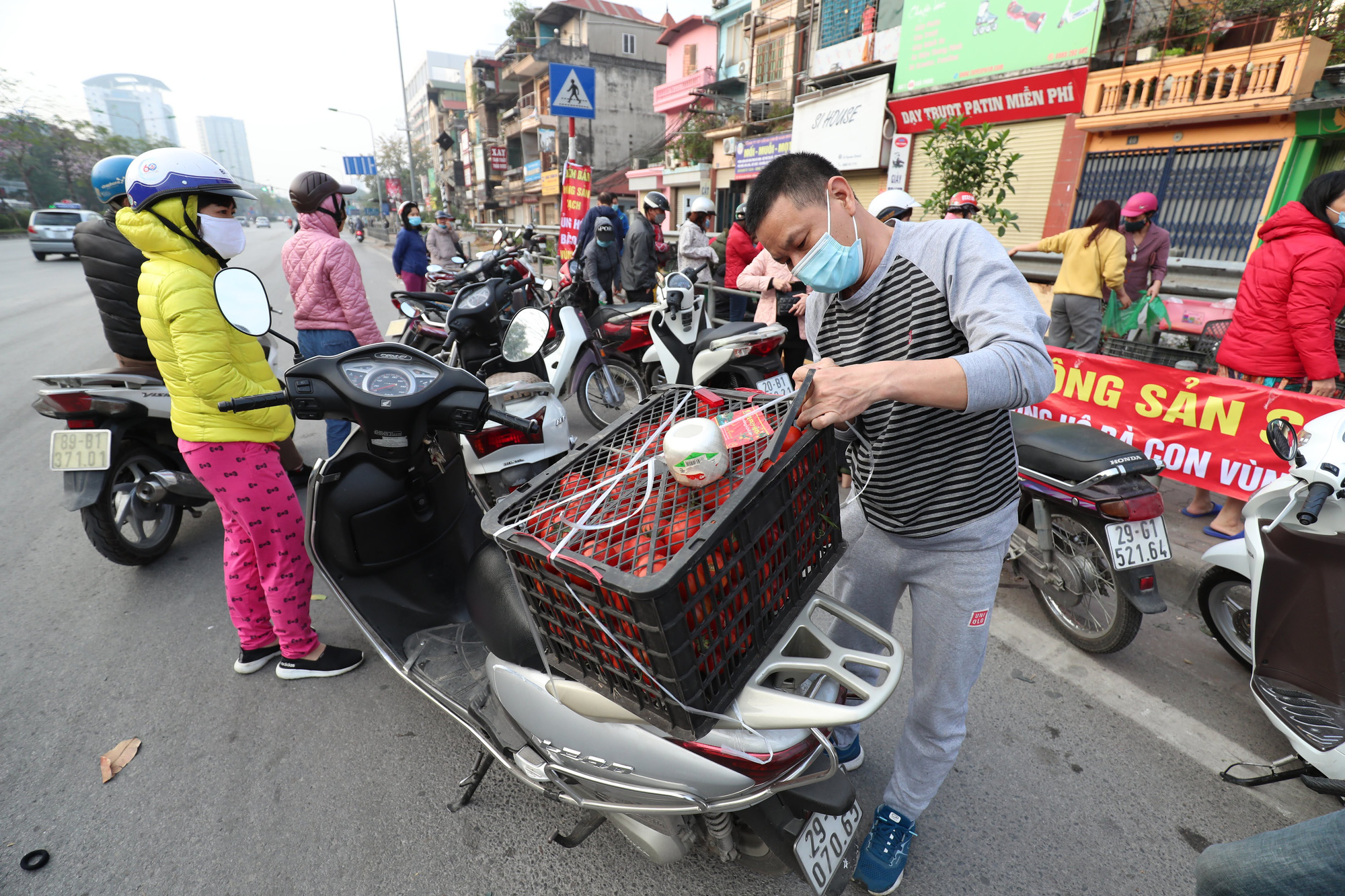 Người phụ nữ 2 ngày giải cứu 30 tấn nông sản giúp bà con nông dân vùng dịch Hải Dương - Ảnh 6.