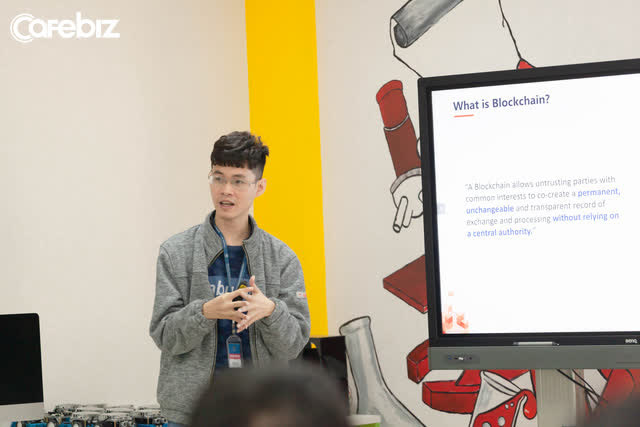 Founder Icetea: Bỏ ngang Đại học, không xin được việc vì quá gầy, ở nhà ăn bám suốt 2 năm, lập ra startup trà đá làm công nghệ blockchain - Ảnh 1.