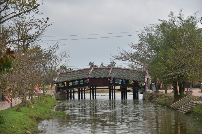 Thừa Thiên Huế: Đẹp mê mẩn cầu ngói Thanh Toàn gần 250 tuổi sau &quot;đại trùng tu&quot; - Ảnh 2.