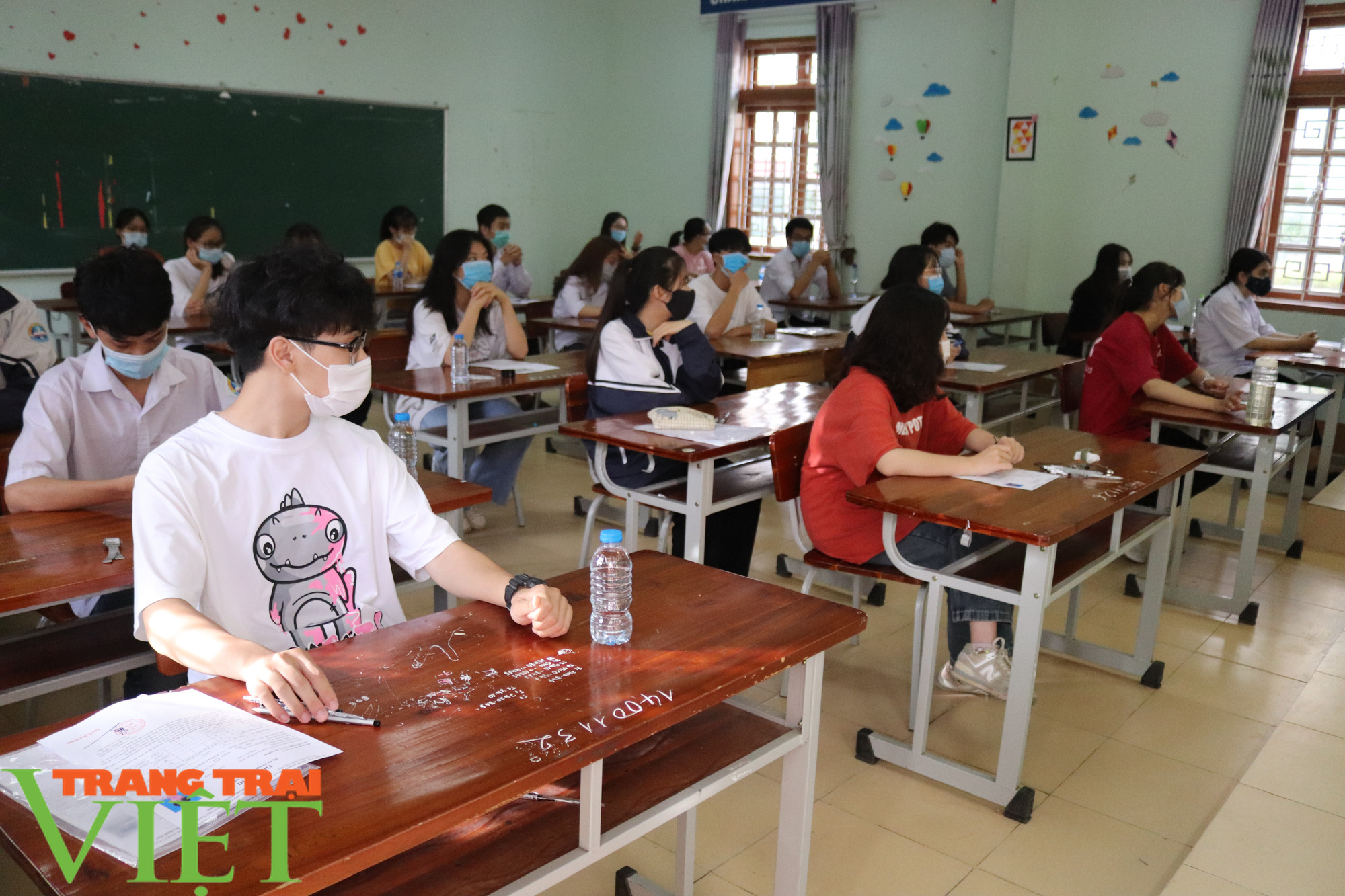 2 ngày nữa, học sinh, sinh viên Sơn La đi học trở lên - Ảnh 1.