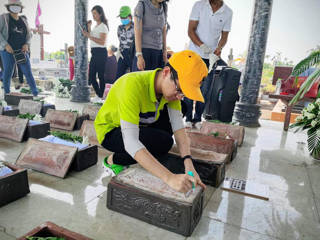 Hành trình nhặt hơn 40 nghìn xác thai nhi: Nước mắt muộn màng của người mẹ bên nghĩa trang lạnh lẽo - Ảnh 5.