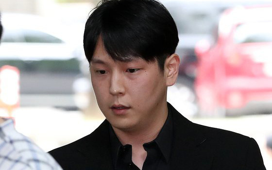 Ca sĩ Hàn Quốc ngồi tù 10 tháng sau khi cưỡng bức phụ nữ