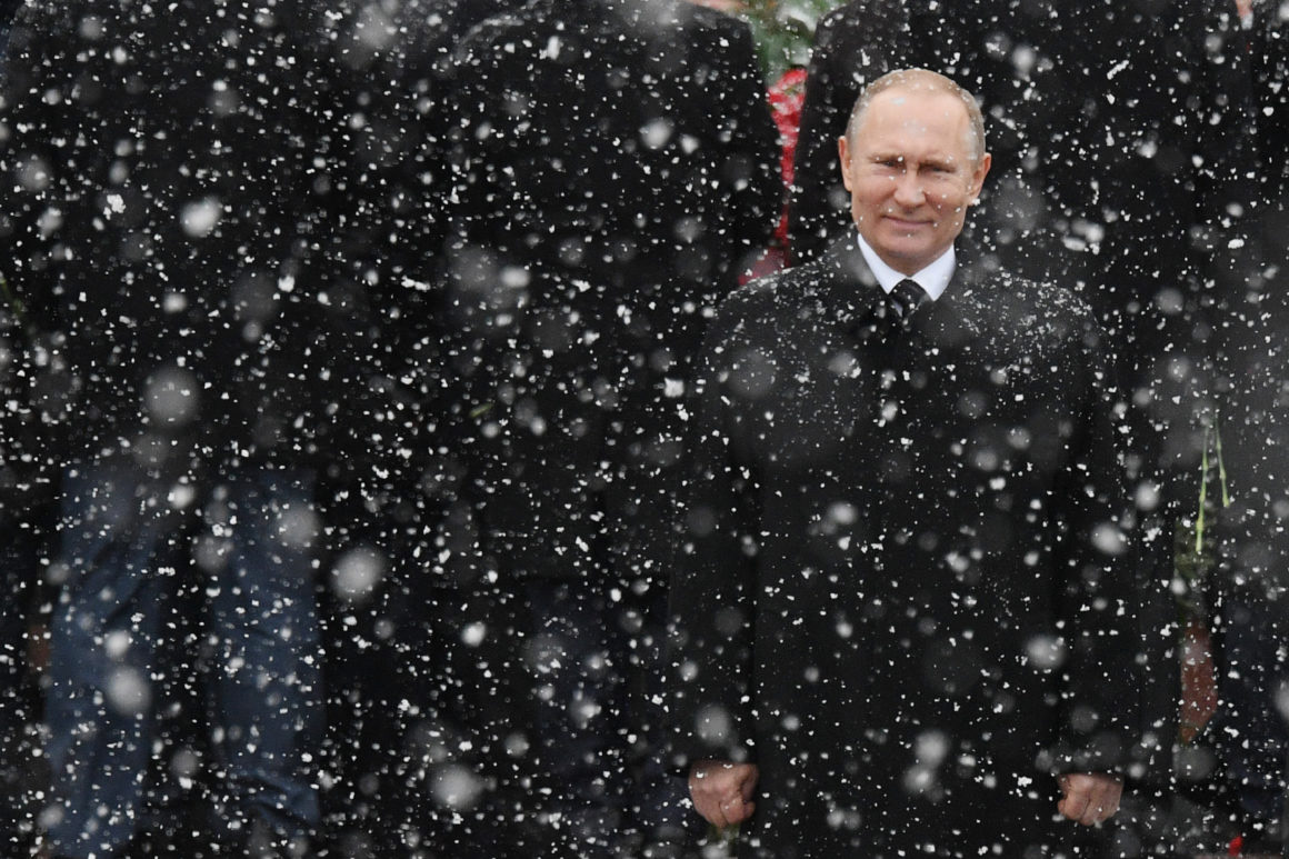 Tại sao Tổng thống Nga Putin không đội mũ cả khi trời lạnh -20 độ? - Ảnh 1.