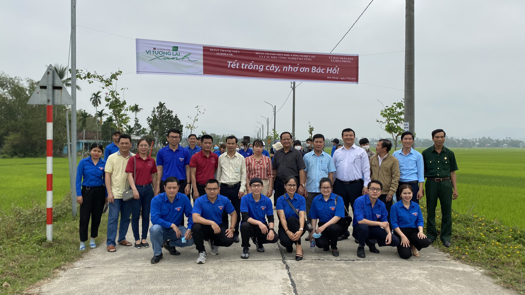 Agribank miền Trung hưởng ứng phong trào &quot;Tết trồng cây đời đời nhớ ơn Bác Hồ” năm 2021 - Ảnh 5.