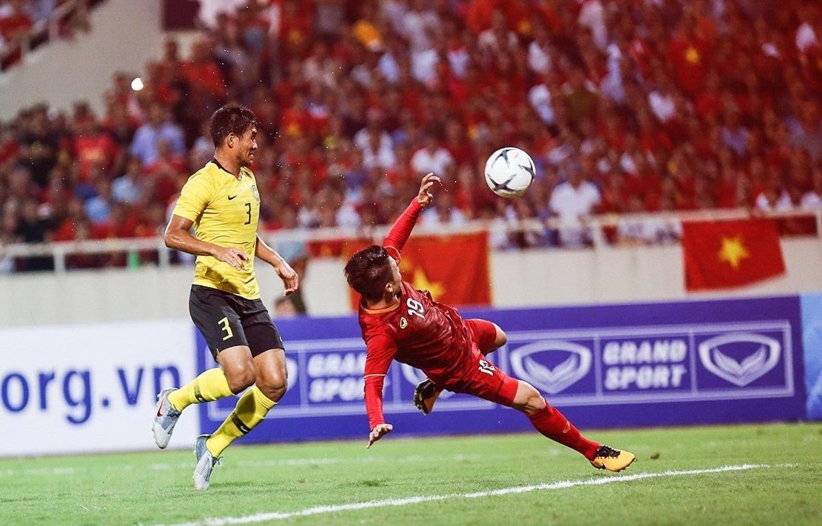 Bàn thắng đẳng cấp của Quang Hải giúp Việt Nam thắng Malaysia 1-0 ở trận lượt  đi vòng loại thứ 2 World Cup 2022 khu vực châu Á.